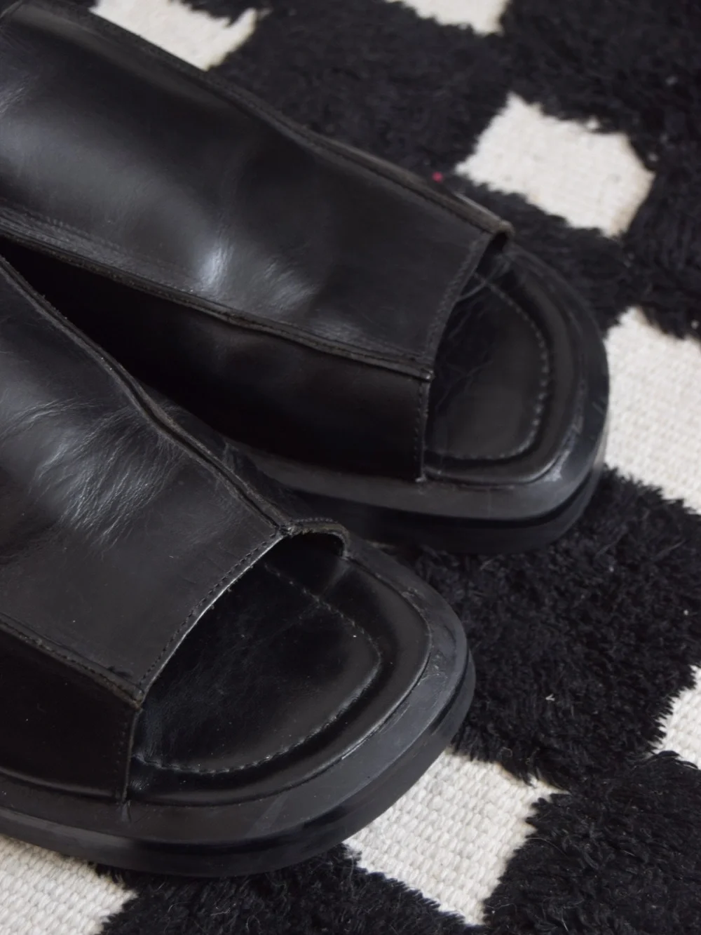 Kenneth Cole Black Leather Slide Sandals